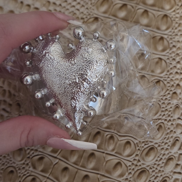 NWT Mew Mews Large Abstract Heart Metal Cuff Bracelet - Picture 5 of 6
